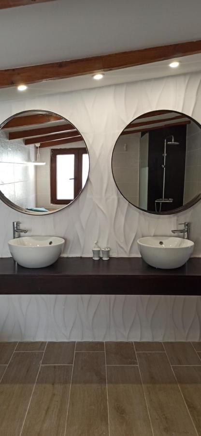 Beautiful Chalet With Wifi And Free Parking Arona  Exterior photo